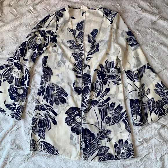 Altar’d State - Navy Blue / White Kimono - Picture 1 of 9